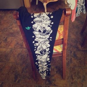 XL Adidas diamond print leggings